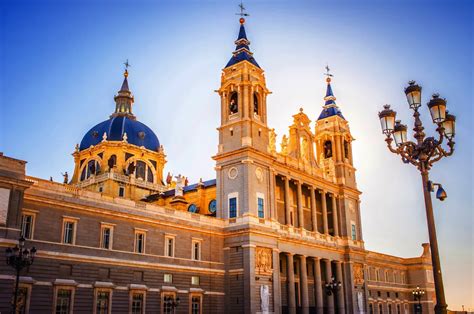 ENTÉRATE DE TODO SOBRE LA CATEDRAL DE LA ALMUDENA