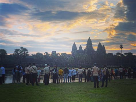 Angkor Wat temple Sunrise Tour