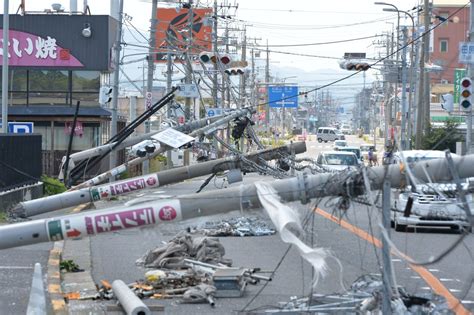 [PHOTOS] Japan After Typhoon Jebi: 11 Killed, Thousands Stranded ...