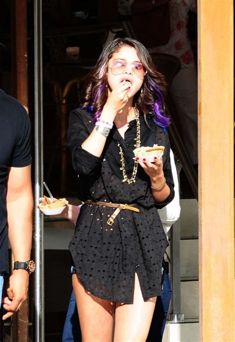 Selena Gomez Eating Ice Cream-02 – GotCeleb