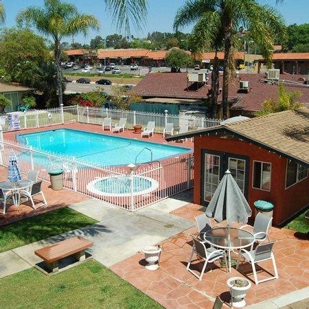 Fallbrook Country Inn $48 ($̶5̶4̶) - UPDATED 2017 Prices & Hotel Reviews - CA - TripAdvisor