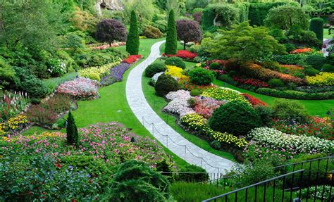 Butchart Gardens Day Tour in Victoria, BC