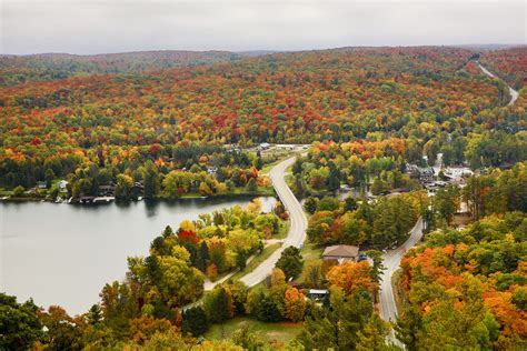 There are thousands of great spots to view fall colour in Ontario's cottage country - here are ...