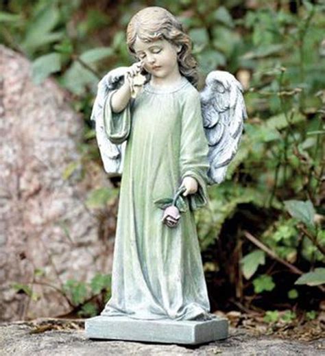 Weeping Angel | Angel statues, Garden statues, Angel garden statues