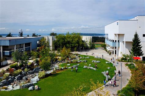 Highline College seeking nominations for Distinguished Alumnus Award | Federal Way Mirror