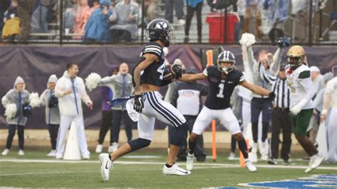 BYU WR Samson Nacua Walks Into End Zone On Jet Sweep Against UAB