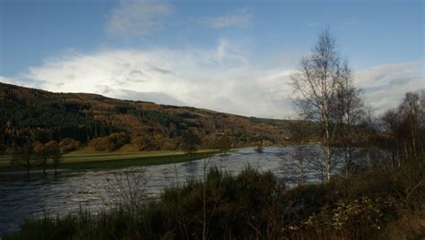 Tour Scotland Photographs: November 20th Photograph River Tay Scotland