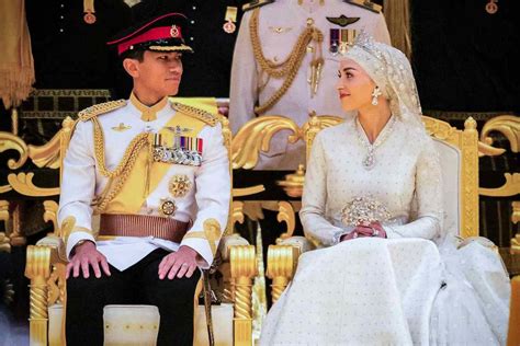 Prince Abdul Mateen of Brunei's Bride Dazzles in a Tiara at Royal Wedding Reception