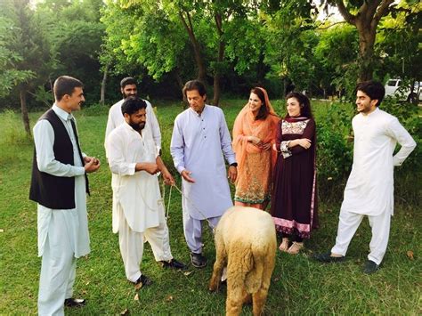 Imran Khan with Family on Bakra Eid - Political Images & Photos