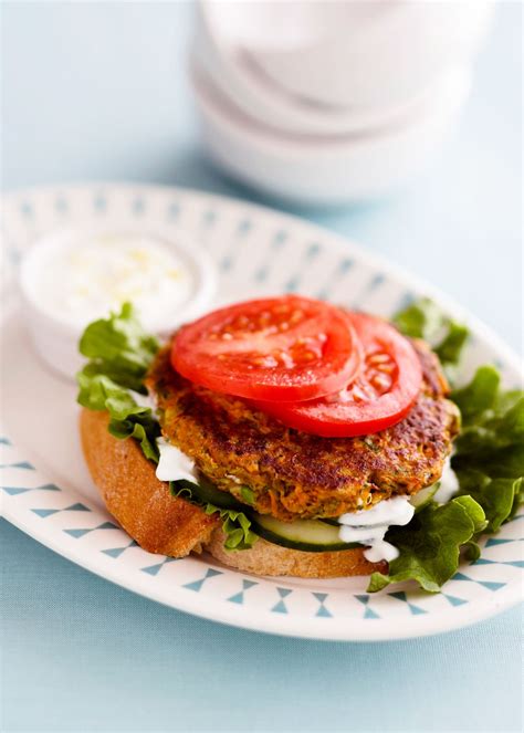 9 Easy Meatless Burger Recipes That Are Mouthwateringly Good