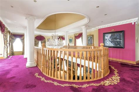 Inside Irish star Daniel O'Donnell's former luxury mansion as it's put back on market for ...