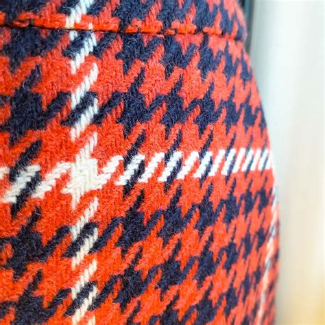 Boden - British Tweed. Women Skirt. Size 10 Midi Pattern (Red, White & Navy Blue) Brand New. (s)