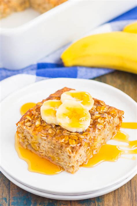 Banana Baked Oatmeal Recipe (Healthy & Easy!) - Pumpkin 'N Spice