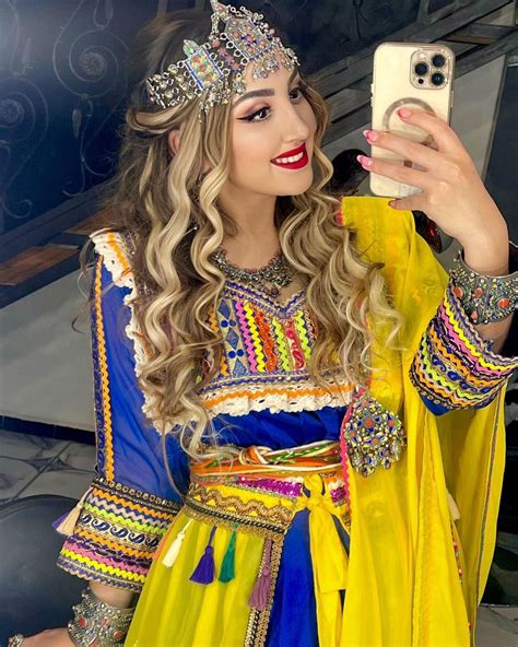 Algerian kabyle dress | Robe kabyle moderne, Vêtements médiévaux, Robe ...