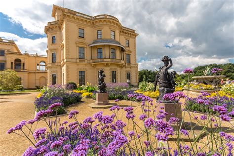 10 of The Best Stately Homes to Visit in England - Finding the Universe