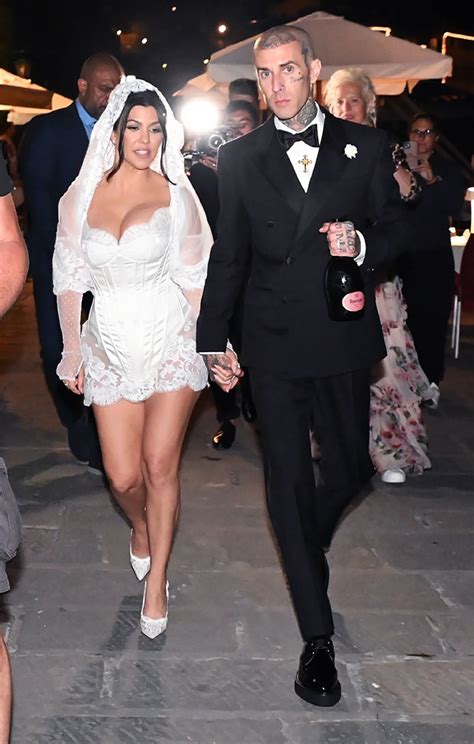 Kourtney Kardashian & Travis Barker Dance At Wedding: Video – Hollywood ...