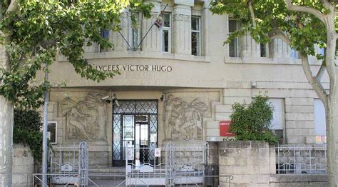 LYCÉE VICTOR HUGO - CARPENTRAS - Area Région Sud