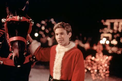 Netflix Holiday Movies — 13 of the Best (and So-Bad-They're-Good) Holiday Movies to Stream on ...