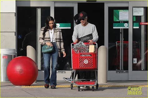 Jessica Alba & Husband Cash Warren Make a Target Run Ahead of the ...