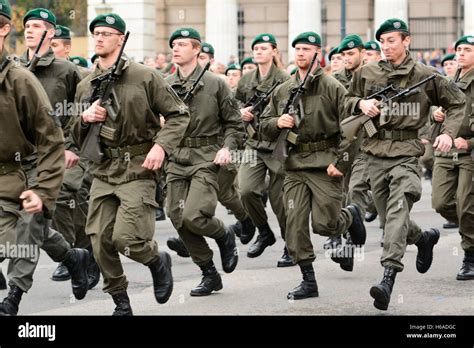 Soldiers of the austrian army -Fotos und -Bildmaterial in hoher Auflösung – Alamy