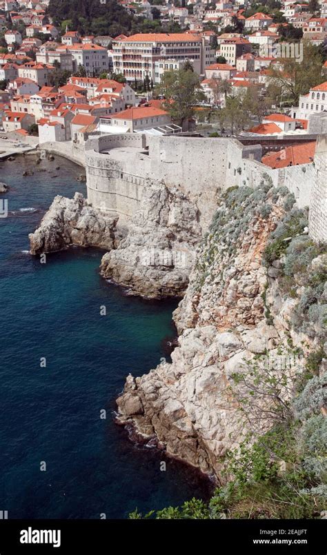 Dubrovnik city walls Stock Photo - Alamy