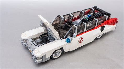 Ecto 1 Interior and engine | Cool lego creations, Lego ecto 1, Lego sculptures