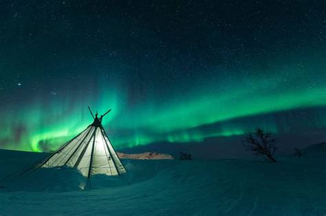 Community Spotlight: Shooting The Aurora Borealis In Norway - VIEWBUG.com