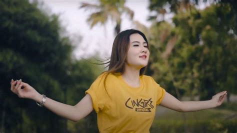 Download Lagu MP3 Tempe Nella Kharisma ft Cingire, Dangdut Koplo Trending di YouTube, Ada Video ...