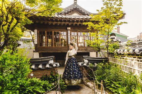 Bukchon Hanok Village, Seoul | Photographer | Flytographer