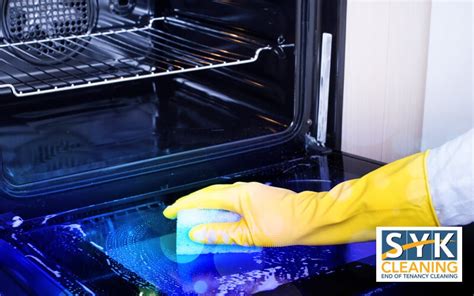 The Complete Guide to Oven Cleaning | SYK Cleaning