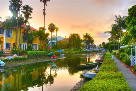 Venice Canals in Los Angeles - Enjoy a Walk With a European Aesthetic – Go Guides