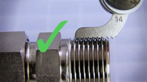 How do you measure threads on a hydraulic fitting?