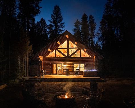 Book A Stay At These 3 Cozy Cabins In Montana