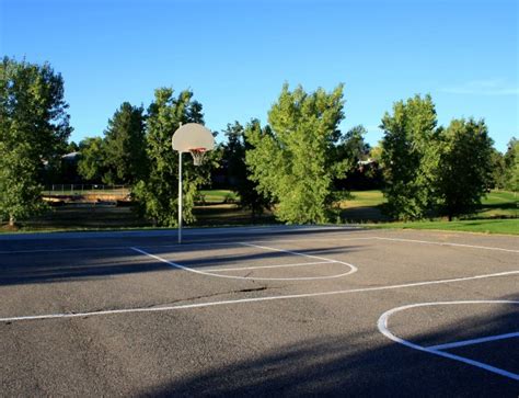 Outdoor Basketball Court – Photos Public Domain