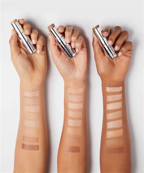 Hydro Boost Hydrating Foundation Stick | Neutrogena®