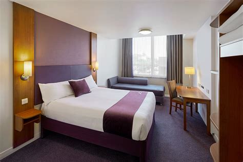 Premier Inn Manchester Airport (Heald Green) hotel Rooms: Pictures & Reviews - Tripadvisor