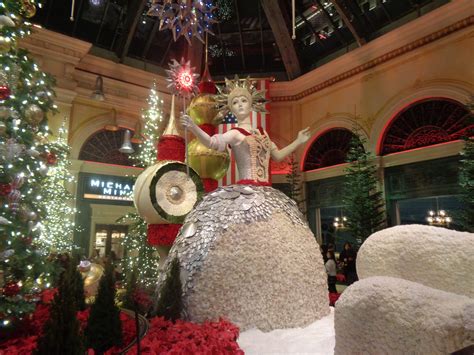 Bellagio Conservatory Captures the Spirit of the 2019 Holiday Season ...