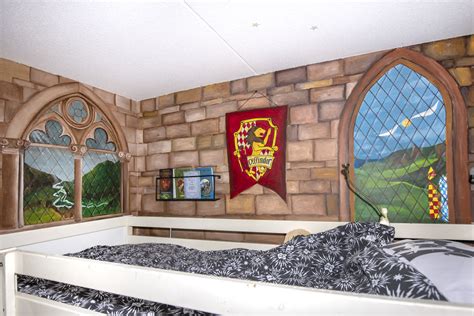 19 Pics Of My Daughter’s Bedroom Turned Into Hogwarts | Bored Panda