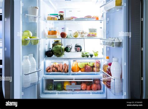 Modern fridge door open hi-res stock photography and images - Alamy