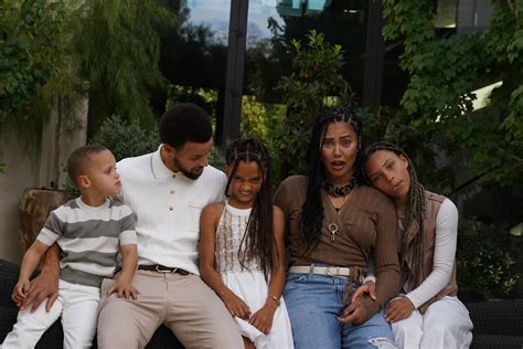 Steph Curry's Family Resemblance Shines in Viral Photo: Ayesha Couldn't ...