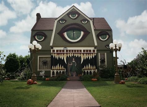 31 of the best decorated Halloween Houses - Gallery | eBaum's World