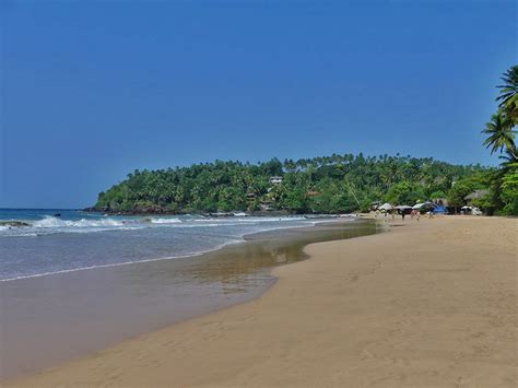 Weligama Beach in Sri Lanka | Beach Destinations in Sri Lanka | Sri ...