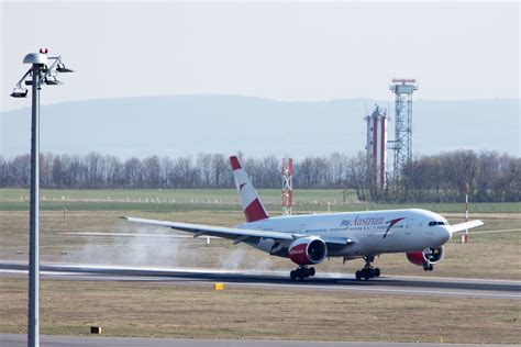 65 Years In Existence: What Does Austrian Airlines' Fleet Look Like In ...