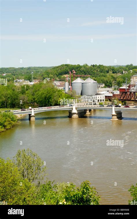 Y bridge from downtown zanesville Ohio Stock Photo - Alamy