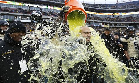 The most incredible moments from the New Year's college bowl football games | Daily Mail Online