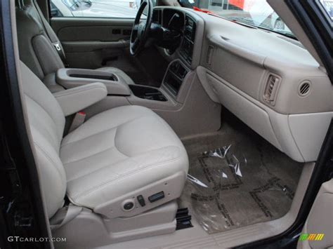 Tan/Neutral Interior 2004 Chevrolet Suburban 1500 LT Photo #54508576 | GTCarLot.com