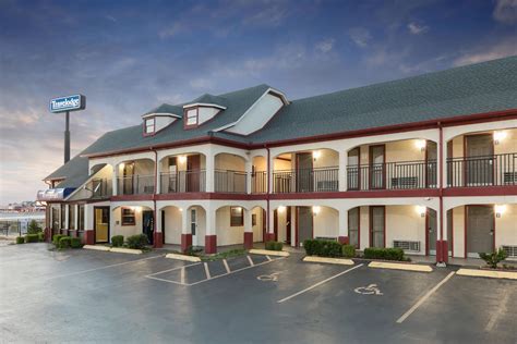 Travelodge Inn & Suites by Wyndham Norman | Norman, OK Hotels