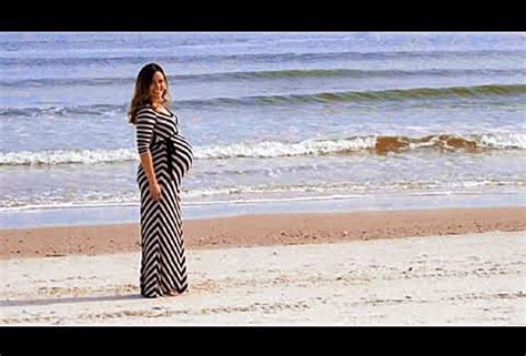 9-Months Pregnant Woman Does a Photo-Shoot By The Beach. At First It Seems Normal Til' You Take ...