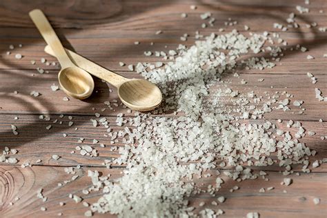 Surprising Benefits of Taking an Epsom Salt Bath | The Healthy