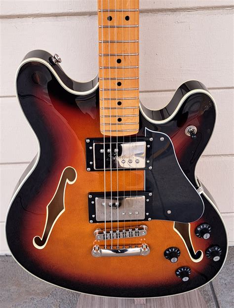 SQUIER STARCASTER SEMI HOLLOWBODY ELECTRIC GUITAR